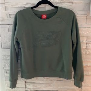 New balance sweater size medium